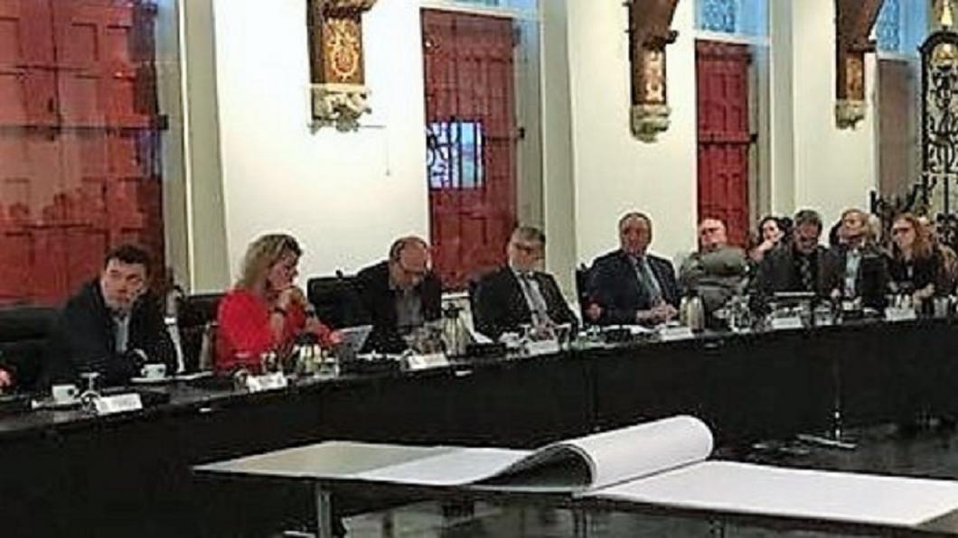 Foto Raadszaal maiden speech1.jpg
